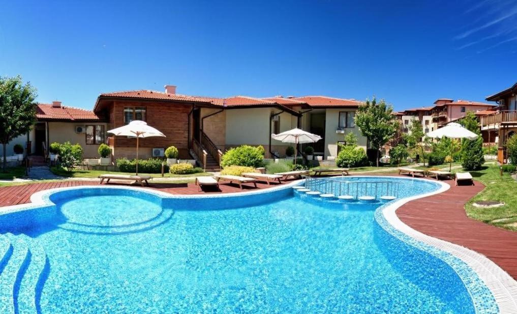 Psb Apartments In Gardens Of Eden Sveti Vlas Eksteriør bilde